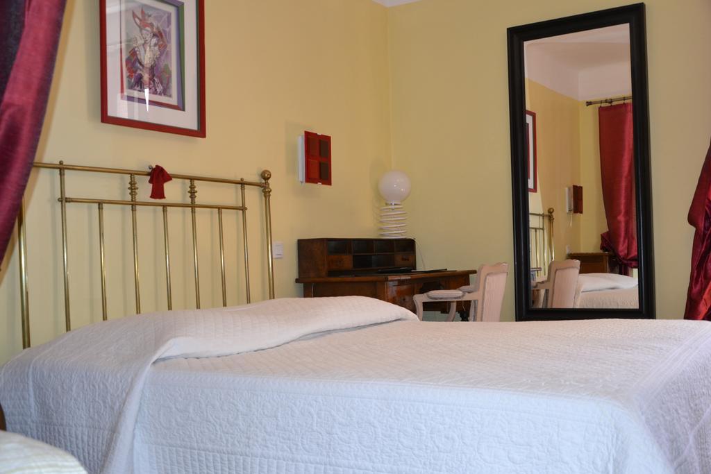 Hotellerie De L'Esplanade Rians  Δωμάτιο φωτογραφία