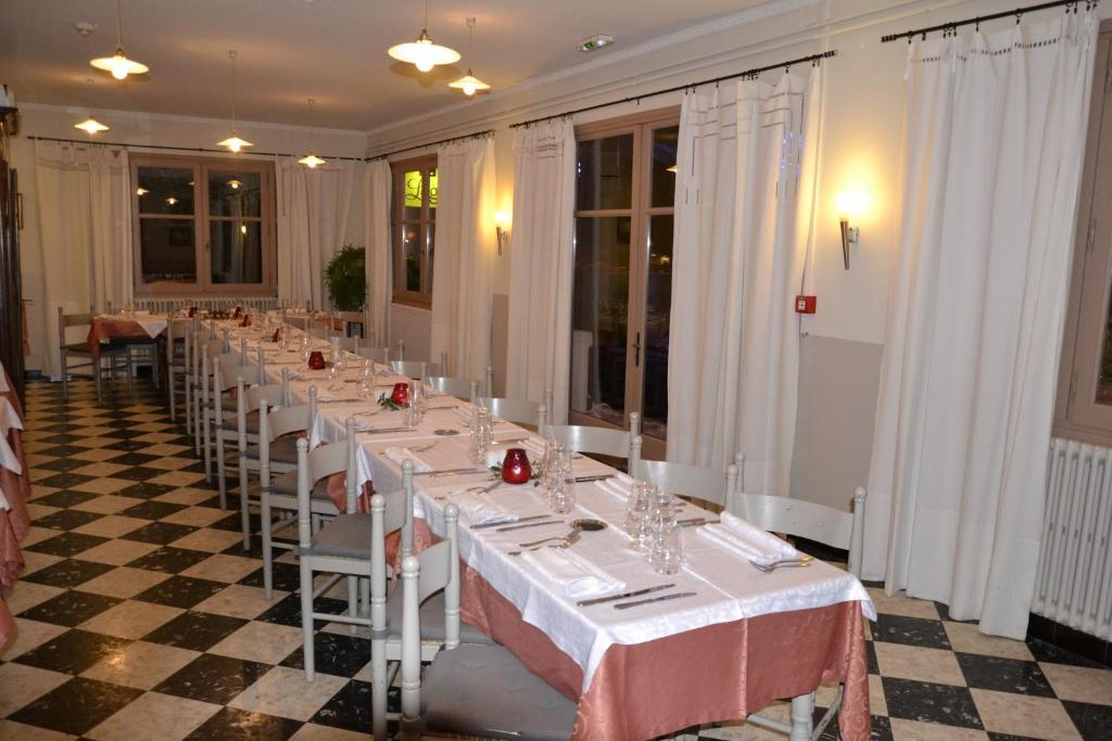 Hotellerie De L'Esplanade Rians  Εξωτερικό φωτογραφία
